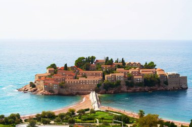 Tarihi binaları olan Adriyatik Denizi adası