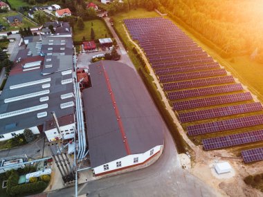 Güneş Enerjisi Sanayi Tesisi Hava Görüntüsü