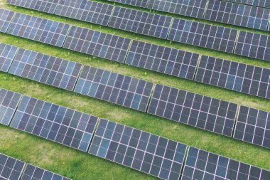 Güç üreten fotovoltaik paneller dizileri