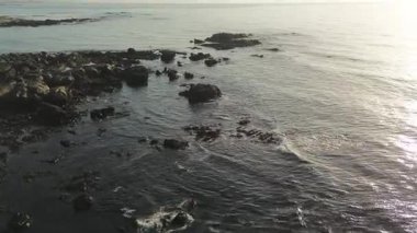 Atlantik Okyanusuna bakan deniz kıyısındaki binalar