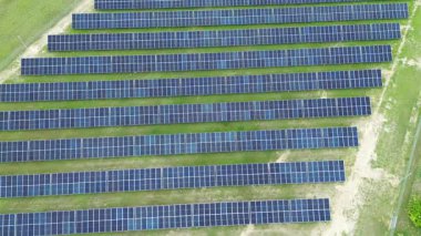 Yenilenebilir güneş enerjisi kullanan elektrik üretimi