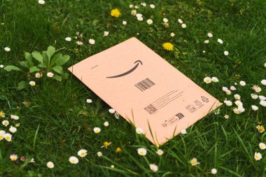 Karton damgalı çiçek paketi 05.05.2025 Polonya Avrupa