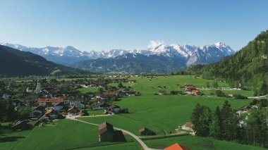 Alp Bavyera 'da aydınlık bahar günü