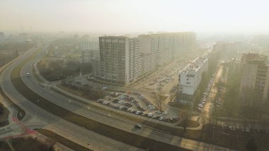 Altın saat boyunca yüksek katlı apartmanlar