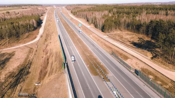 Bisiklet şeritleri ile tepeden tırnağa şehir kavşağı