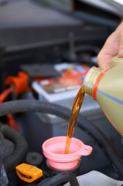 Motor yağlama bakımı devam ediyor