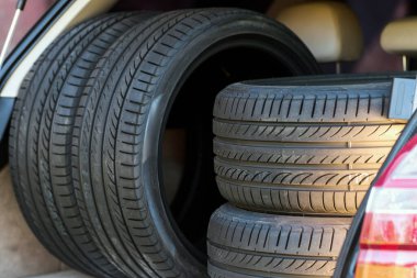 Yeni yaz lastikleri ile otomotiv bakımı