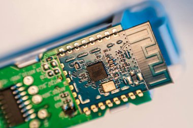 Devre yakın çekimli kablosuz iletişim modülü