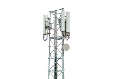 Çoklu antenli hücresel iletişim kulesi