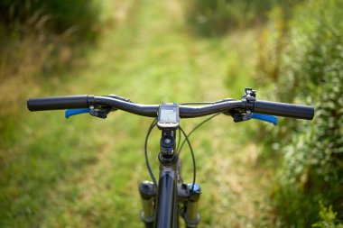 Doğada GPS ile bisiklet sürmek