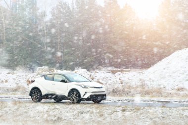 Karlı kırsal alanda elektrikli araç