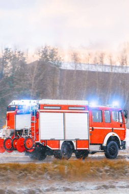 İtfaiye aracı yolda.