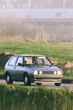 Kentsel hareketlilik için tasarlanmış çok amaçlı küçük bir araç