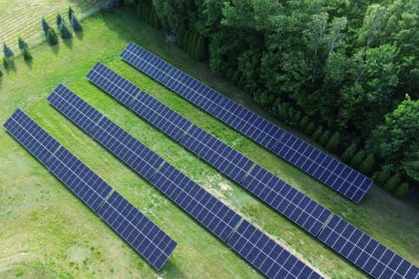 Alternatif güç kaynağı için büyük fotovoltaik alan