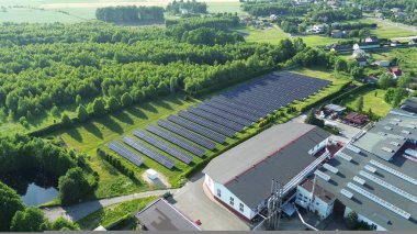 Fotovoltaik güneş enerjisiyle çalışan sürdürülebilir endüstri