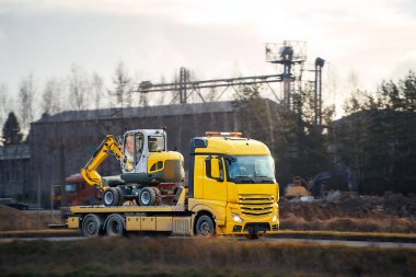 İnşaat makinelerinin yol taşımacılığı