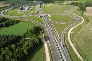 Hava görüntüsünden kırsal yol kavşağı
