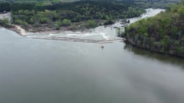Great Falls, SC 'deki yeni beyaz su tesislerine yaklaşıyoruz..