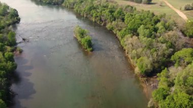 Güney Carolina 'da küçük ada ve yavaş hareket eden Catawba Nehri