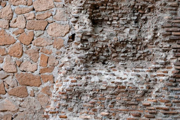 Κατάρρευση Brich Περιβάλλεται Από Νεότερη Πέτρα Στη Ρώμη Ιταλία — Φωτογραφία Αρχείου