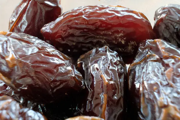 Sulu medjool tarihleri sınırlı odak ile kapanıyor