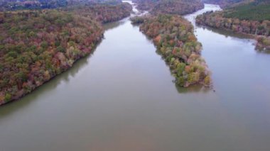 Güney Carolina 'da Büyük Şelale' nin yakınındaki Catawba Nehri 'ni çek.