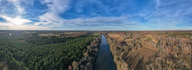 Kuzey Carolina 'daki Yadkin Nehri' nin panoramik manzarası