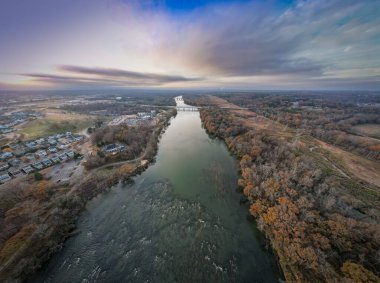Güney Carolina, Rock Hill 'deki Catawba Nehri üzerinde kış günbatımı
