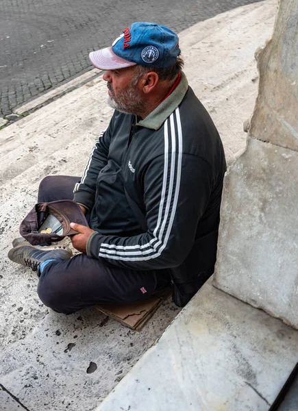 Rome Italy October 2022 Homeless Man Sits Entrance Basilicas Santa — Stock Photo, Image
