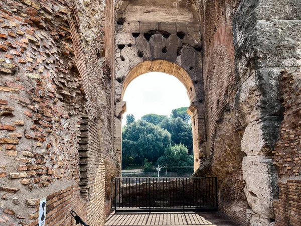 Rom Italien Oktober 2022 Utsikt Över Colosseum Rom Och Morgonsolen — Stockfoto