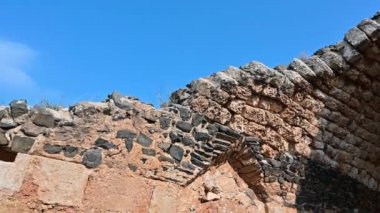 Belvoir Kalesi Kochav HaYarden Yıldızı, İsrail 'in kuzeyinde, Celile Denizi' nin 20 kilometre güneyindeki bir tepede bulunan Haçlı Kalesi. Yüksek kalite 4k görüntü