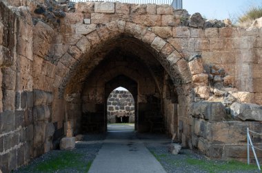 Belvoir Kalesi Kochav HaYarden Yıldızı, İsrail 'in kuzeyinde, Celile Denizi' nin 20 kilometre güneyindeki bir tepede bulunan Haçlı Kalesi. Yüksek kalite 4k görüntü