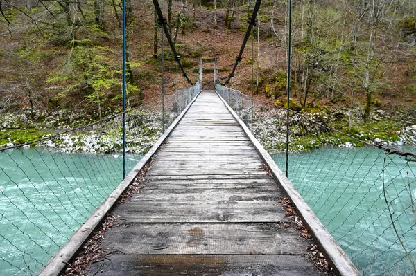 Puente Madera Sobre Río Verde Turquesa Montenegro Europa Foto Alta — Foto de Stock