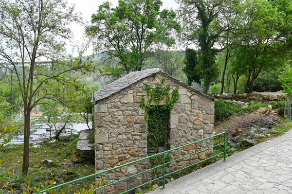 Bosna-Hersek 'teki Kravica şelalesinin manzarası çok güzel. Yüksek kalite fotoğraf