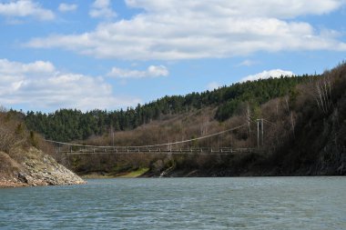 Sırbistan 'daki sınırlarıyla nehir kanyonu vadisi Uvac' ta özel doğa rezervi. Yüksek kalite fotoğraf