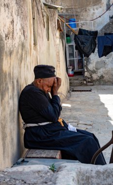 Kudüs, İsrail - 1 Eylül 2023. Etiyopyalı Hıristiyan keşiş. Yüksek kalite fotoğraf