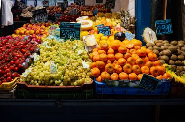 Budapeşte, Macaristan - 24 Ekim 2024: Merkezi Pazar Salonu. Yüksek kalite fotoğraf