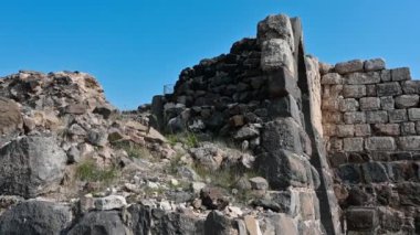 Belvoir Kalesi Kochav HaYarden Yıldızı, İsrail 'in kuzeyinde, Celile Denizi' nin 20 kilometre güneyindeki bir tepede bulunan Haçlı Kalesi. Yüksek kalite 4k görüntü