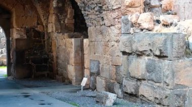 Belvoir Kalesi Kochav HaYarden Yıldızı, İsrail 'in kuzeyinde, Celile Denizi' nin 20 kilometre güneyindeki bir tepede bulunan Haçlı Kalesi. Yüksek kalite 4k görüntü