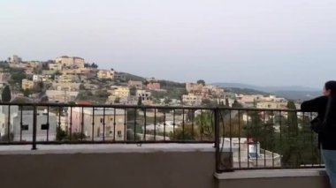 16 Aralık 2022. Miilya köyü, İsrail. Hristiyan Araplar. Köyün panoraması. Yüksek kalite 4k görüntü