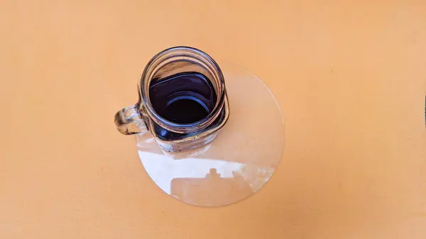 Pancar kökü ve limon suyu: Vitamin açısından zengin pancar kökü ve limon suyu, zehirden arındırıcı özellikler, canlı renkler, enerji, bağışıklık, sindirim ve genel sağlığı doğal olarak artırır