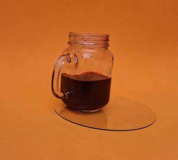 Pancar kökü ve limon suyu: Vitamin açısından zengin pancar kökü ve limon suyu, zehirden arındırıcı özellikler, canlı renkler, enerji, bağışıklık, sindirim ve genel sağlığı doğal olarak artırır