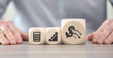 Ekonomik çöküş sembollü tahta bloklar