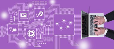 Webinar konsepti sembollü dizüstü bilgisayar kullanan ellerin üst görünümü