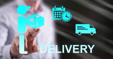 Adam dokunmatik ekranda bir teslimat konseptine parmağıyla dokunuyor.