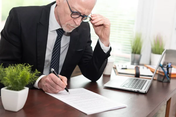 Senior Businessman Reading Checking Document Office Lorem Ipsum Text Used — Foto Stock