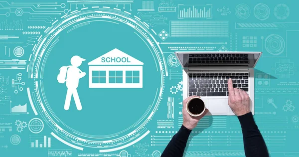 Top Nézet Laptopot Használó Kezek Szimbólumával Vissza Iskolába Koncepció — Stock Fotó