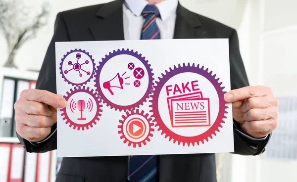 Papier Mit Fake News Konzept Eines Geschäftsmannes — Stockfoto