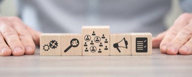 Çaylak kavramının sembolü olan tahta bloklar