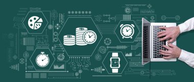 Ellerin zamanın sembolü olan dizüstü bilgisayarı kullanması para konseptidir.